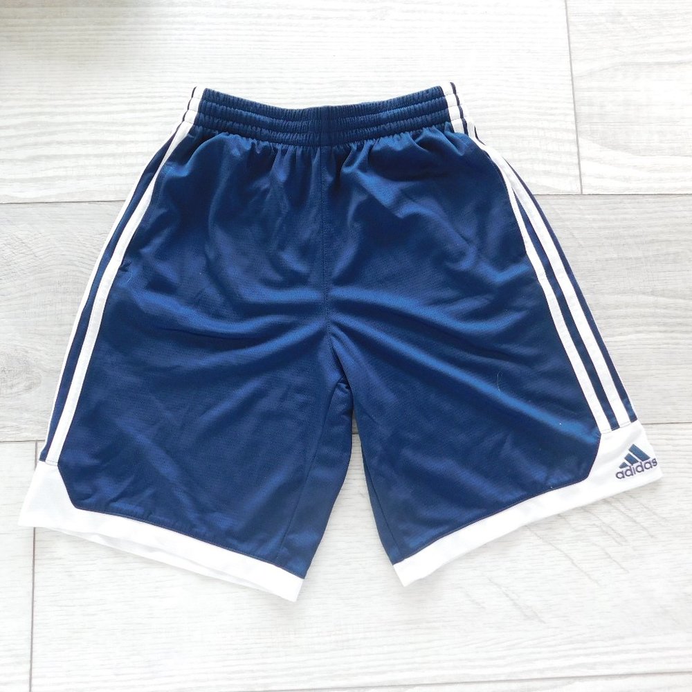 ADIDAS BOYS NAVY AND WHITE POLYESTER SHORTS SIZE MED